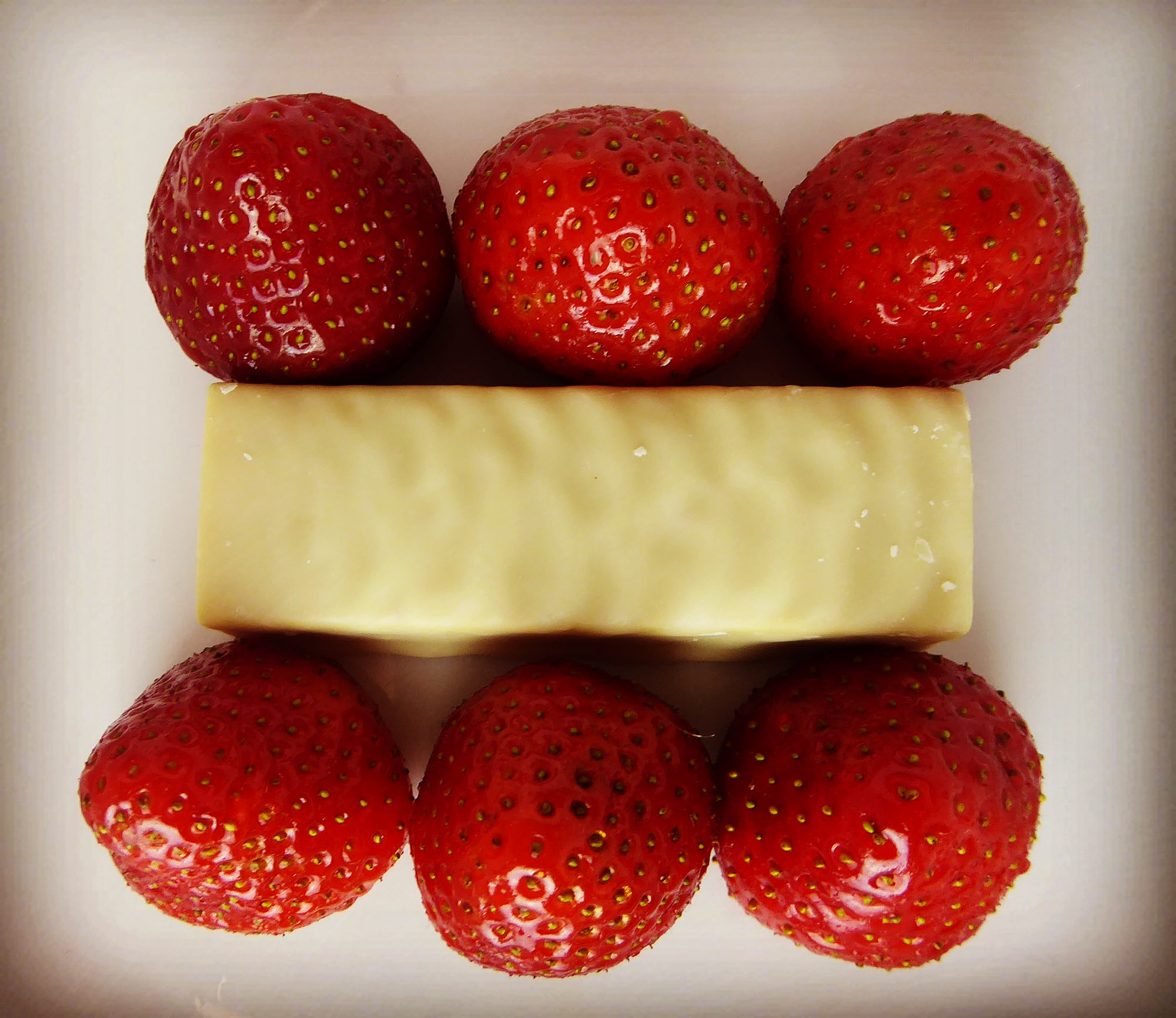 Nutrend Exelent Protein Bar Pineapple Coconut Yoghurt Strawberry